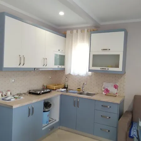 Eleana's 3*