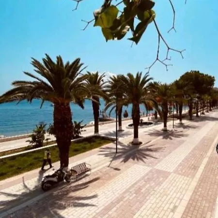 Eleana's 3* Sarandë