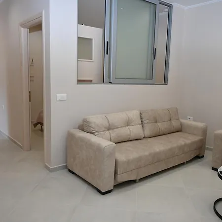 Eleana's Penzion Sarandë