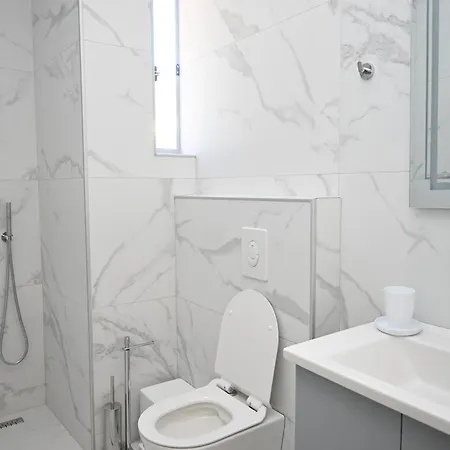 Eleana's 3* Sarandë