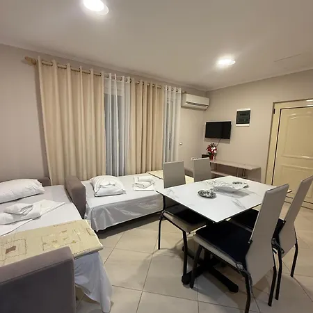 Eleana's Penzion Sarandë
