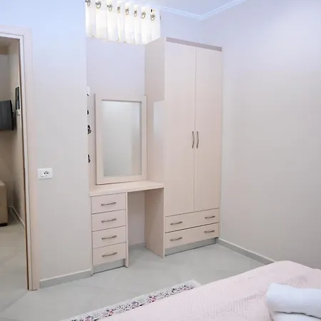 Eleana's Πανσιόν Σαράντα