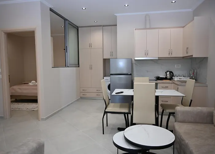 Eleana's 3* Sarandë