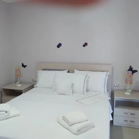 Πανσιόν Eleana's Σαράντα