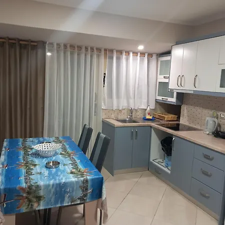 Πανσιόν Eleana's 3*