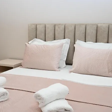 Πανσιόν Eleana's 3*